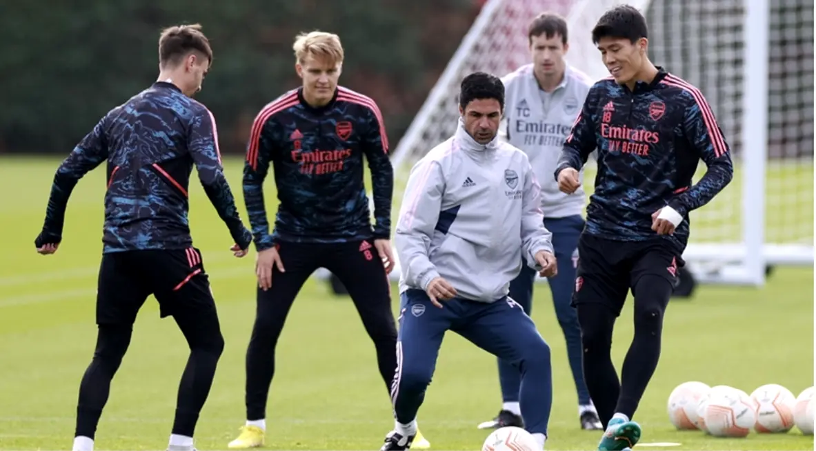 Các tuyển thủ quốc gia trong buổi tập trung quốc tế